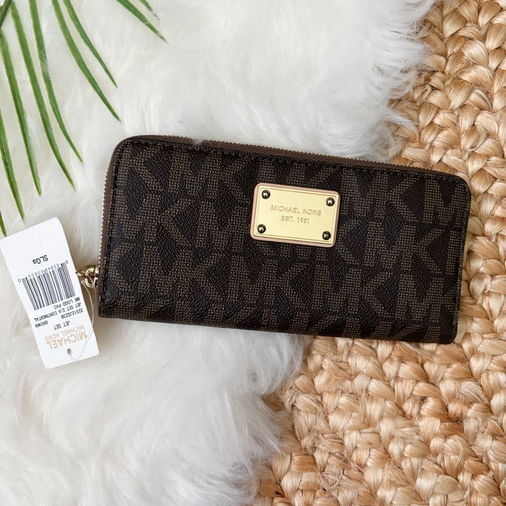 MICHAEL KORS Logo Zip Around Wallet NWT
